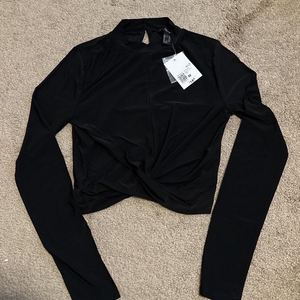 Cropped fall black long sleeve top
